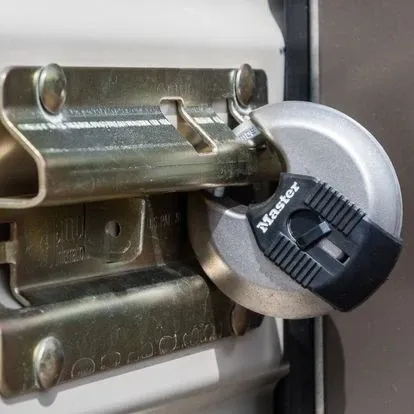 Closed-Lock